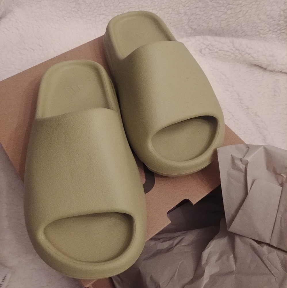 Yeezy Slides